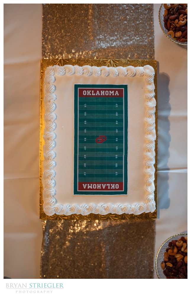 Oklahoma Sooners wedding cake
